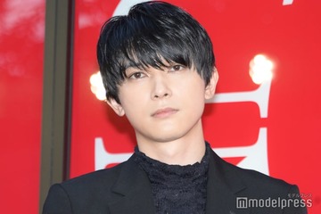 吉沢亮、短髪で雰囲気ガラリ 最新ショットに「爽やか」「びっくり」の声 画像