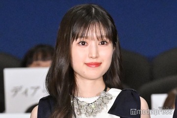 福本莉子「服どうなってるの？」大胆衣装姿に反響「さすがの着こなし」「スタイル良すぎ」 画像