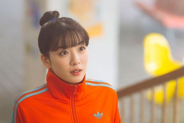 永野芽郁、ジャージ・OL制服・デート服…“七変化”場面写真解禁 原作者・東村アキコ氏も絶賛【かくかくしかじか】 画像