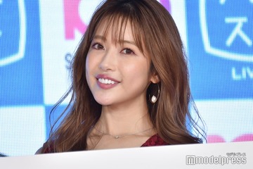 舟山久美子（くみっきー）、広々キッチン＆リビング公開 手料理写真も投稿「お家の中も完璧」「お洒落」の声 画像