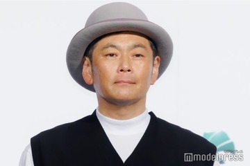 ココリコ遠藤章造、“息子2人顔出し”家族写真に反響「大きくなりましたね」「かっこいい」 妻の誕生日お祝いで銀座ディナーへ 画像