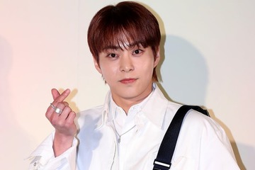 EXOシウミン、マリオなりきりコーデでUSJ満喫「世界観に溶け込んでる」「ポーズも表情も完璧」の声 画像