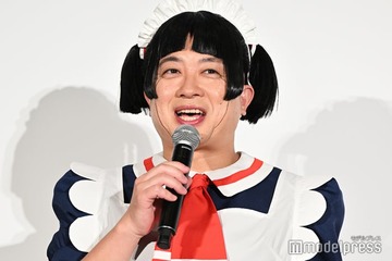 チョコプラ松尾駿、同日公開の“名探偵”に対抗心 主演声優務めた「僕とロボコ」キャラクター衣装でパンツアピールも 画像