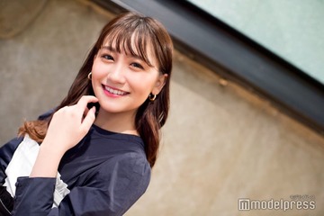 元AKB48小嶋真子、夫との挙式ショット公開「幸せオーラ溢れてる」「美しすぎる」と反響 画像