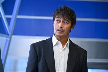 【キャスター 第3話】篠宮、発表した万能細胞に不正疑惑浮上 進藤が独占インタビュー 画像