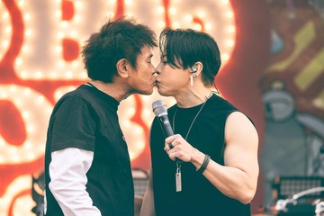 復帰のダウンタウン浜田雅功、誕生日に松本人志作詞「チキンライス」熱唱 JO1・GENERATIONSら豪華集結【ごぶごぶフェス2025／セットリスト】 画像