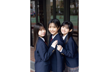 “ハロプロ次世代エース候補”弓桁朱琴・石井泉羽・上村麗菜、制服姿で魅了「少年サンデー」表紙登場 画像