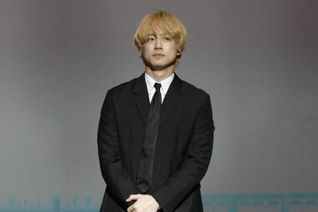 坂口健太郎、韓国観光名誉広報⼤使に就任 観光ポスター初お披露目 画像
