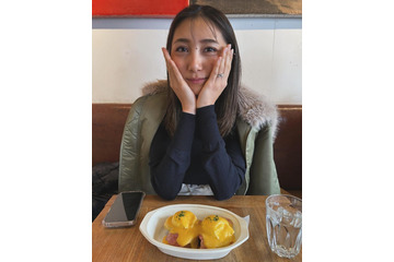 TBS近藤夏子アナ、ミニ丈私服で美脚スラリ「スタイル抜群」「夏が似合う」と反響 画像