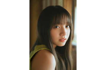 乃木坂46海邉朱莉、あふれる透明感＆印象的な表情で魅せる！グループ加入直後の等身大の姿を披露 画像