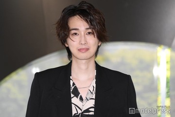 カルマ、産まれたての赤ちゃんを抱っこ プラベショット披露「可愛いが渋滞」「癒しのオーラがすごい」の声 画像