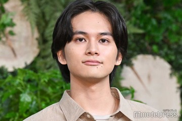北村匠海「あんぱん」嵩との共通点は「親友が同じ名前」人気俳優撮影のオフショットに反響「運命」「2人にしか撮れない写真」 画像