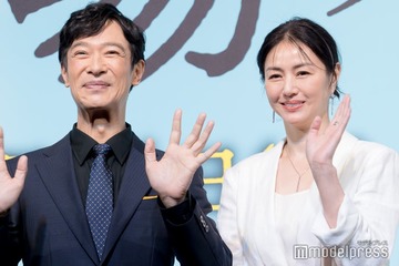 堺雅人＆井川遥、子どもを送ってから撮影へ「冬なのに汗だくで」【平場の月】 画像
