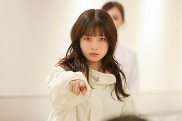 「天久鷹央の推理カルテ」人気アイドルがゲスト出演「新鮮」「こんな可愛い店員さんいたら見惚れる」と反響 画像