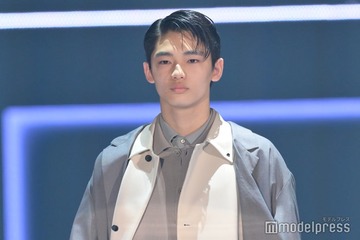 冨永愛の息子・冨永章胤、“半年ぶり”新ヘアイメチェン姿披露「すっきり」「大人っぽさ増した」の声 画像