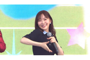 指原莉乃、6年ぶり「恋チュン」披露 万博で2500人と“おにぎりダンス”「ミュージックビデオ以来」 画像