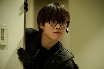 なにわ男子・大橋和也、全身黒ずくめ衣装で潜入「リベンジ・スパイ」場面写真初解禁 共演者第2弾も発表 画像