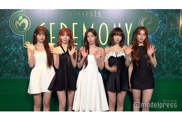 LE SSERAFIM、グリーンカーペットの装飾に感激 コンセプトと合ったスタイリングもアピール【Mrs. GREEN APPLE presents「CEREMONY」】 画像