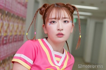 平成フラミンゴNICO「最近毎週髪型違くて」赤髪ロング姿披露「ビジュ優勝」「雰囲気変わる」の声 画像