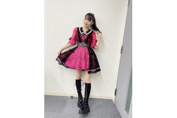 今夏で芸能界引退の道重さゆみ、ほっそり美脚のミニワンピSHOTをファン絶賛「よくお似合い」「めちゃくちゃかわいい」 画像