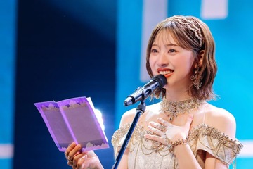 日向坂46富田鈴花、ゴールドドレスで卒業セレモニー開催 8年の活動振り返る「幸せ以外の何物でもありません」【セットリスト】 画像