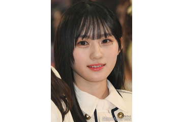 乃木坂46川崎桜、素肌際立つノースリーブ衣装姿 新曲「Same numbers」オフショットに視線集中 画像