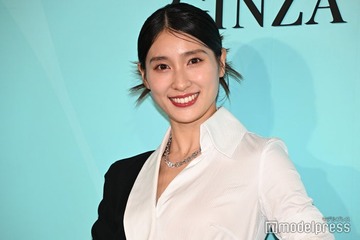 土屋太鳳、大胆スリットから美脚披露「なかなか眠れなくてボロボロ」でも幸せだった時間明かす【ティファニー銀座 オープニングイベント】 画像