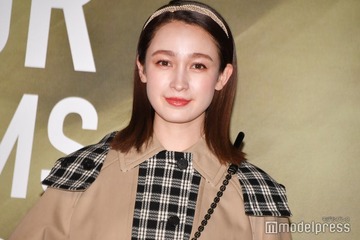 藤井サチ、イケメン夫顔出し 家族写真に反響「優しい笑顔」「幸せが溢れてる」 画像