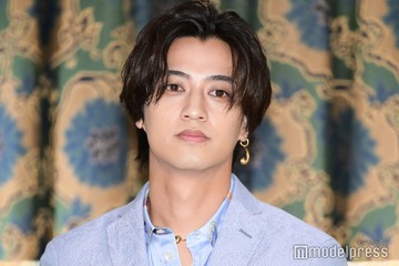 キンプリ高橋海人、爽やかスーツ姿で登場 ブランド愛語る「エトロの職員っていう感覚を持って」 画像