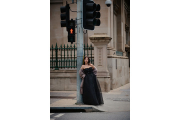 “永遠のグラビアクイーン”56歳・かとうれいこ、27年ぶり写真集決定 水着姿で美スタイル披露【AROUND】 画像