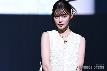 理科大卒モデル村上愛花、へそ出しコーデに熱視線「着こなしカッコイイ」「見惚れた」 画像