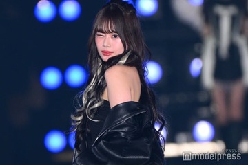 「今日好き」瀬川陽菜乃、美デコルテ＆ウィンクで会場虜に【関コレ2025A/W】 画像