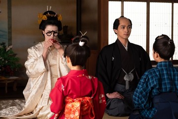 橋本愛、三度目の大河ドラマ“主人公の妻”役への想いと役作り「逆に色香を消したいと思った」【「べらぼう」インタビュー前編】 画像
