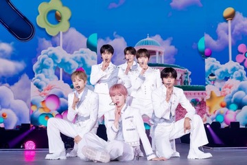 NCT WISHサクヤのピンクヘアに歓声 デビューステージから約1年半で再び東京ドームに【SMTOWN LIVE 2025 in TOKYO】 画像