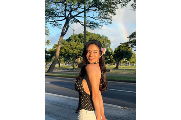 美人トレーナー、タイトドレスでボディライン強調「圧巻のプロポーション」「背中も綺麗」の声 画像