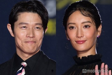 鈴木亮平＆菜々緒、抜群スタイル際立つ姿 海での写真に「眼福」「シンクロ率すごい」の声 画像