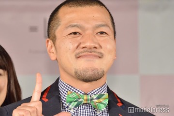 カミナリ竹内まなぶ「アメトーーク！」ロケで全治8週間の怪我「右足アキレス腱に大きな音がして転倒」 画像