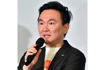 かまいたち山内、夏休みに家族旅行！息子抱っこSHOTにファンほっこり「優しいお父さん」「幸せいっぱい」 画像