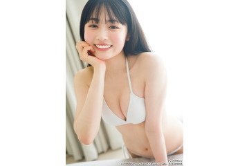 「ミスヤングマガジン」晴こころ、白ビキニ姿で美ボディ輝く 画像