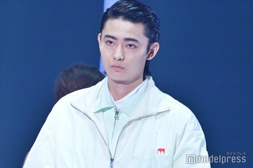 「DOPE」「御上先生」で話題・豊田裕大、オールバックヘアで力強い眼差し【TGC2025A/W】 画像