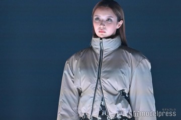 元櫻坂46小林由依、オールバックヘアで笑顔封印【TGC2025A/W】 画像