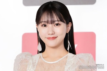 田中美久“超ミニ”美脚ショット公開 24歳誕生日報告で祝福の声続々 画像