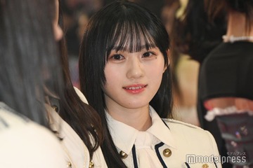 乃木坂46川崎桜、シースルースカートから美脚ちらり 台北満喫ショットに「小顔際立つ」「彼女感すごい」の声 画像