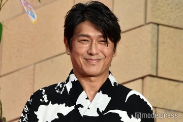 高橋克典、16歳息子と浅草へ 2ショットに「口元がそっくり」「遺伝子強し」と反響 画像