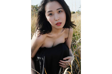 女優＆書道家・おしの沙羅、グラビア“メモリアル復活”発表 引退から5年「今後もやるかはわからない」 画像