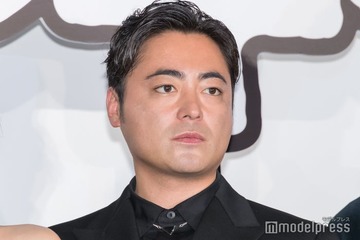 山田孝之、顔半分覆う衝撃の髭姿 岡田准一＆二宮和也もコメント「くまさん」 画像