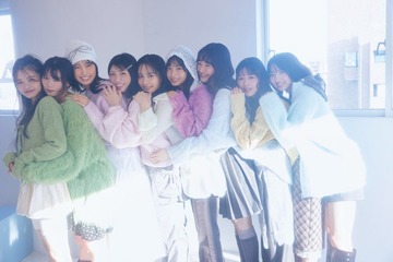 櫻坂46四期生、9人全員揃って「ViVi」登場 “いつもと違う”ニットコーデでファッションシュート 画像