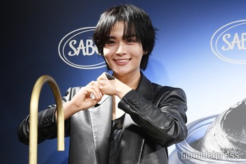 なにわ男子・大西流星、全身ブラックコーデで登場「胸元開きめ」24歳の“大人の魅力”披露 画像