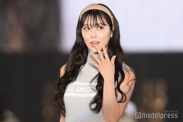 白間美瑠、ほっそり美脚際立つミニワンピ姿「眼福」「スタイル抜群」の声 画像