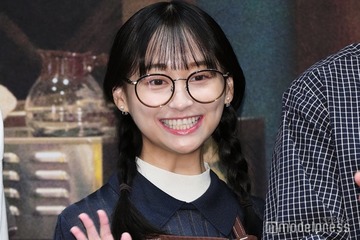 影山優佳、休憩中にサッカー3画面で同時視聴 共演者からタレコミ「本当に天才なんです」【シナントロープ】 画像